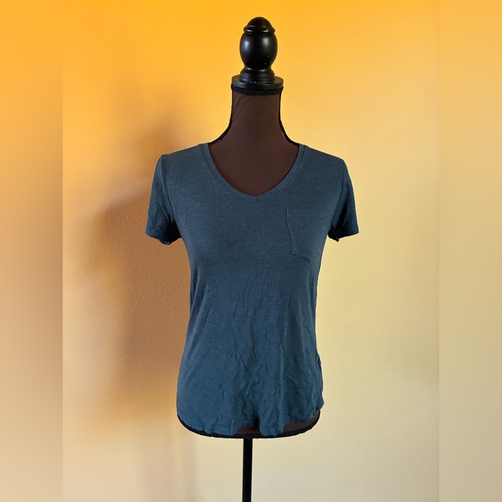 prAna Foundation Short Sleeve Shirt V-Neck Top Heathered Gray/Blue ? Size XS